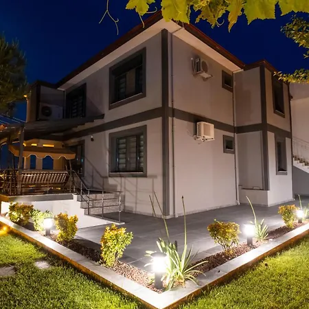 Select Cunda - Sea View With Private Veranda In Cunda Island